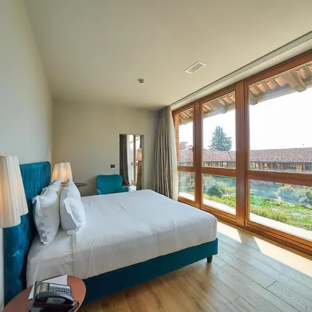 Relais Cascina Era Hotel 4*