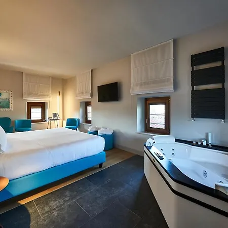 Relais Cascina Era Hotel 4*